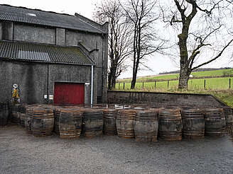 casks outside Glendronach distilley&nbsp;uploaded by&nbsp;Ben, 07. Feb 2106