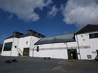 Ardbeg distillery building&nbsp;uploaded by&nbsp;Ben, 07. Feb 2106